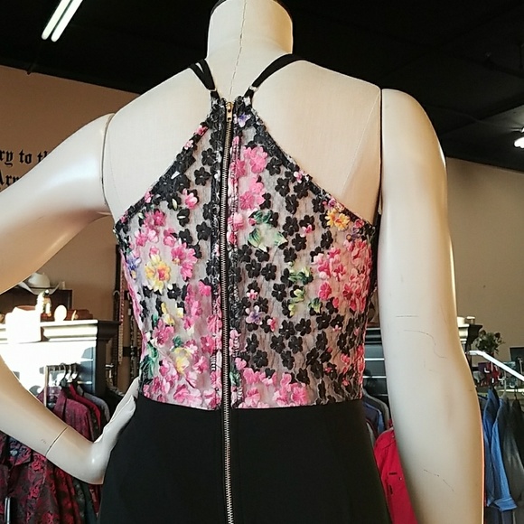 Dress - Picture 3 of 4